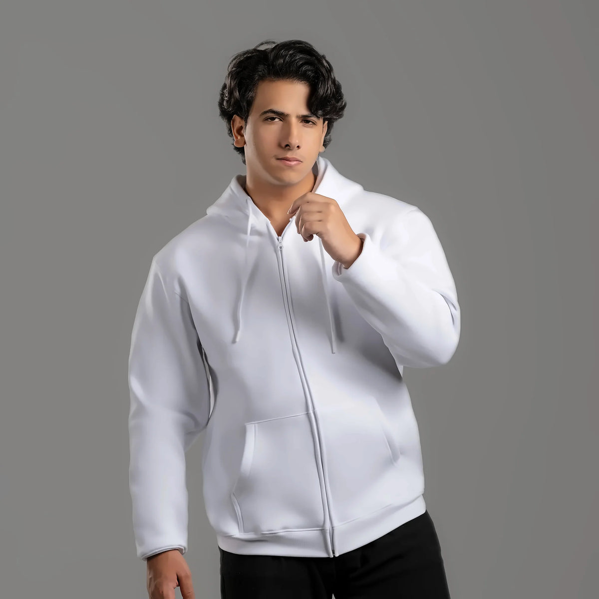 Zip-up hoodie in white – unisex plain zip-up hoodie, suitable for screen printing and DTF, wholesale in Jordan – Jordanian Modern Textile